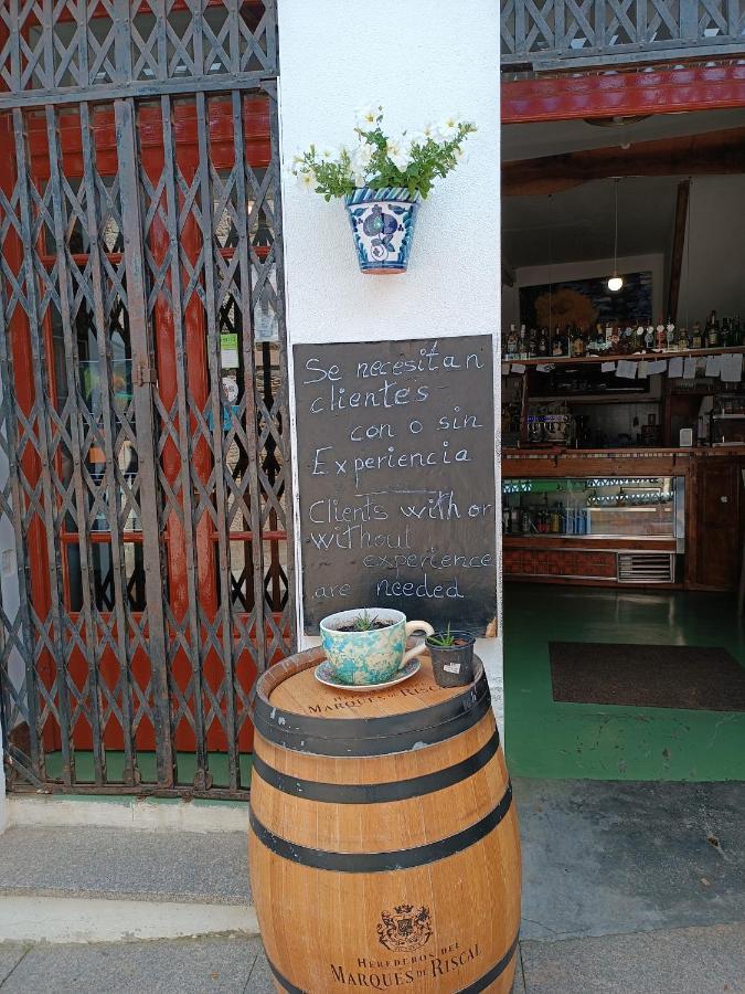 Y Matias Hostel