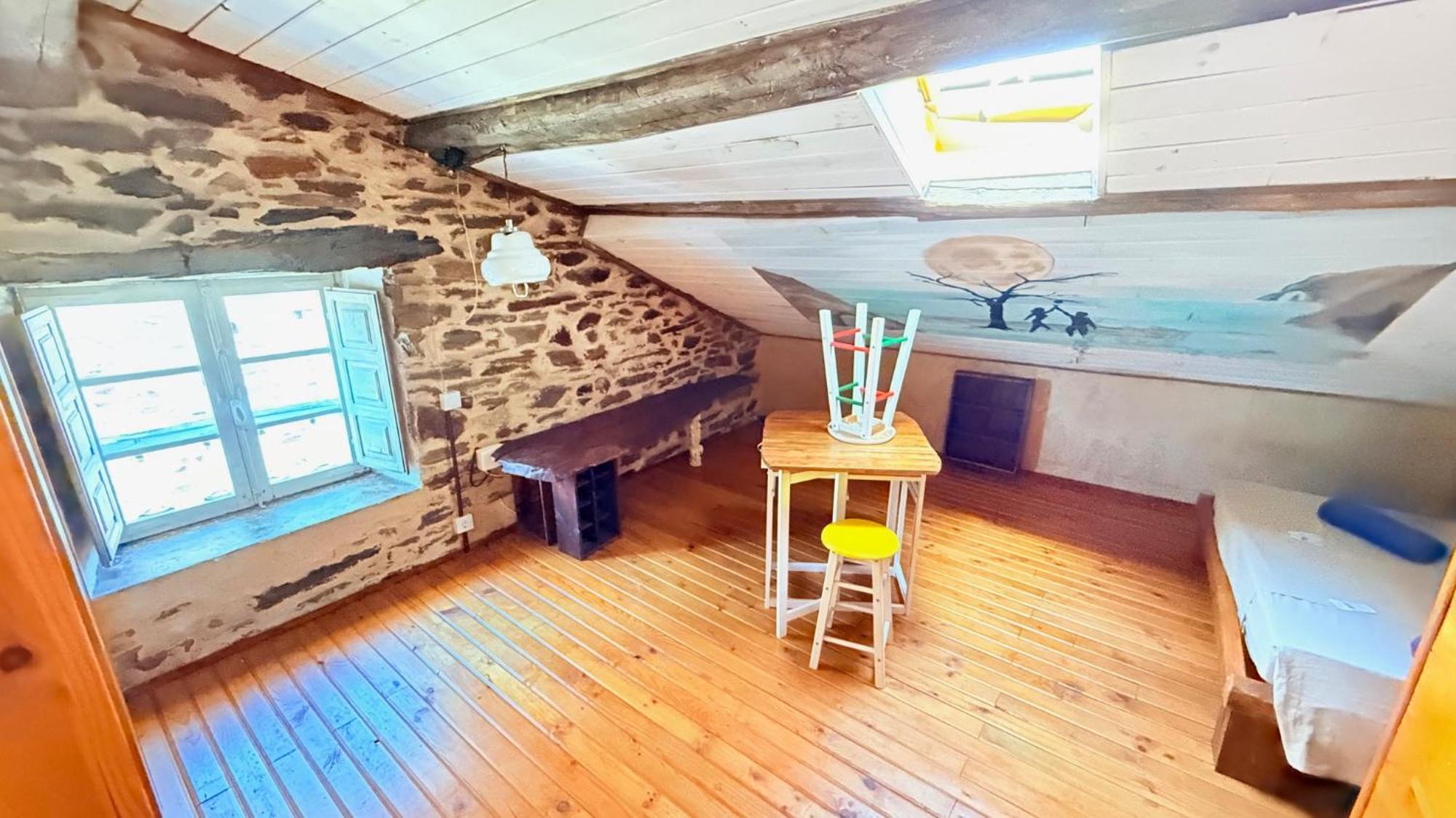 Y Matias Hostel
