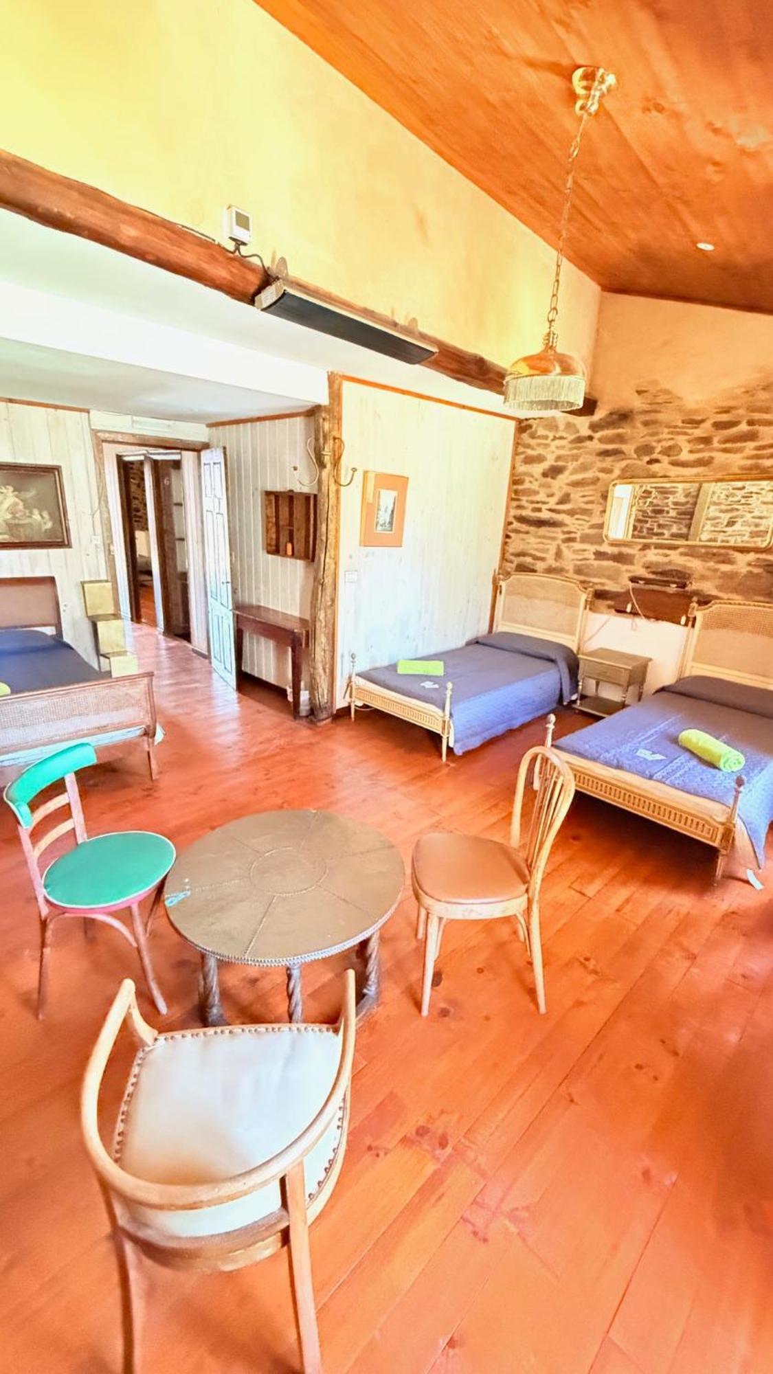 Y Matias Hostel